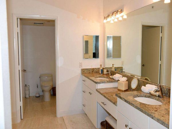 Beachfront Longboat Key Vacation Condo with Ocean Views