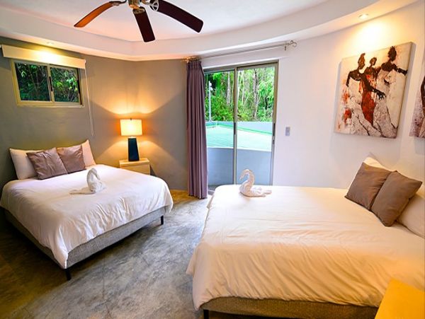 Jaco 7 Bedroom Home Two Blocks to the Beach