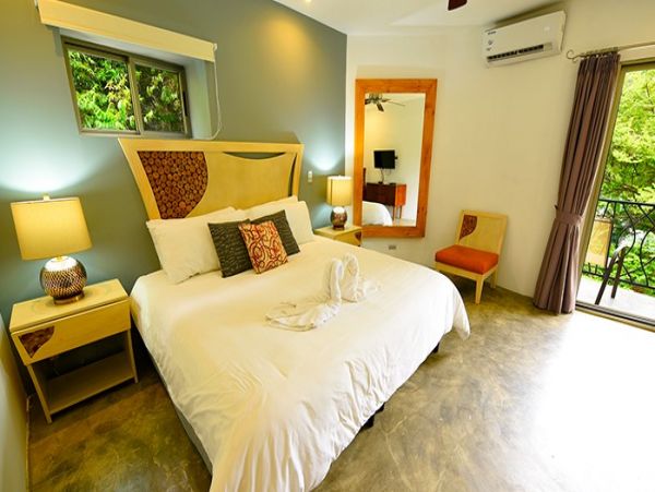Jaco 7 Bedroom Home Two Blocks to the Beach