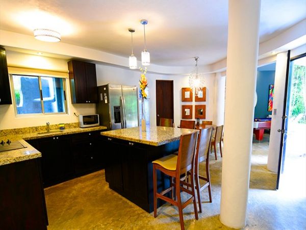 Jaco 7 Bedroom Home Two Blocks to the Beach