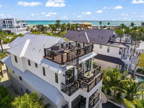 Siesta Key Vacation Home Seven Bedroom Walk to Beach