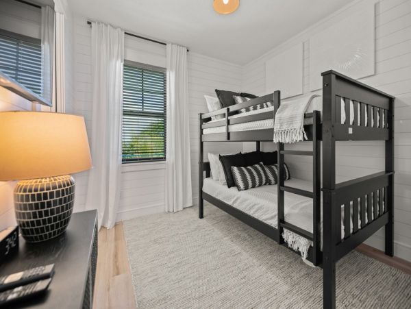 Siesta Key Vacation Home Seven Bedroom Walk to Beach