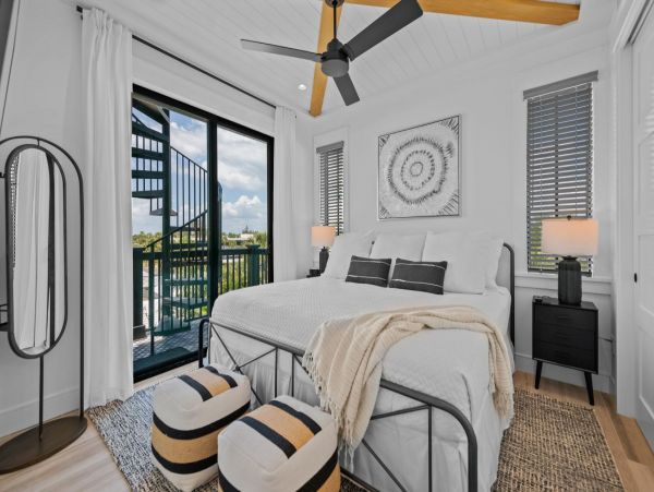 Siesta Key Vacation Home Seven Bedroom Walk to Beach
