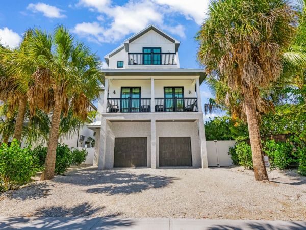Siesta Key Vacation Home Seven Bedroom Walk to Beach