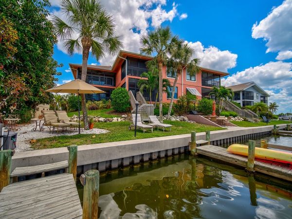 Siesta Key Lovely 2 Bedroom Condo with Lagoon View