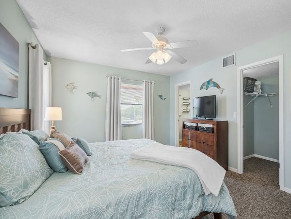 Siesta Key Lovely 2 Bedroom Condo with Lagoon View