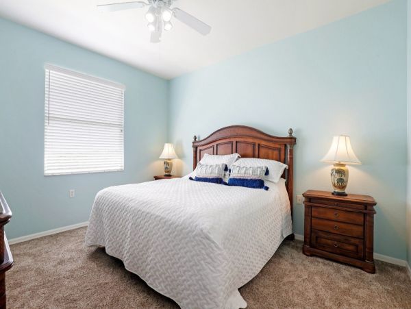 Beautiful 2 Bedroom Condo with Lake View