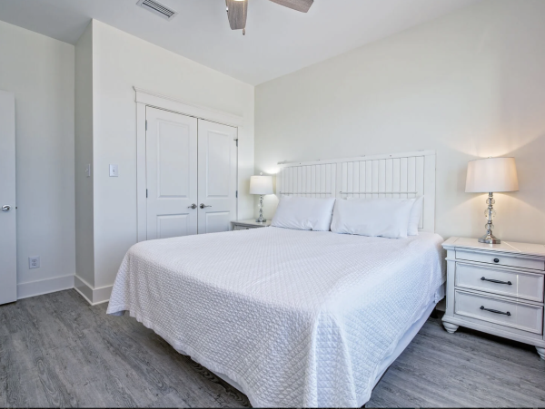 Beachfront 8 Bedroom Vacation Home in Gulf Shores with Pool