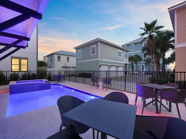 Miramar Vacation Home Ten Bedroom Walk to Beach