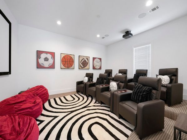 Miramar Vacation Home Ten Bedroom Walk to Beach