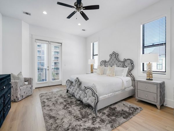 Miramar Vacation Home Ten Bedroom Walk to Beach