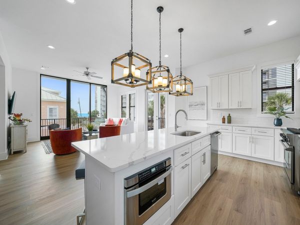 Miramar Vacation Home Ten Bedroom Walk to Beach