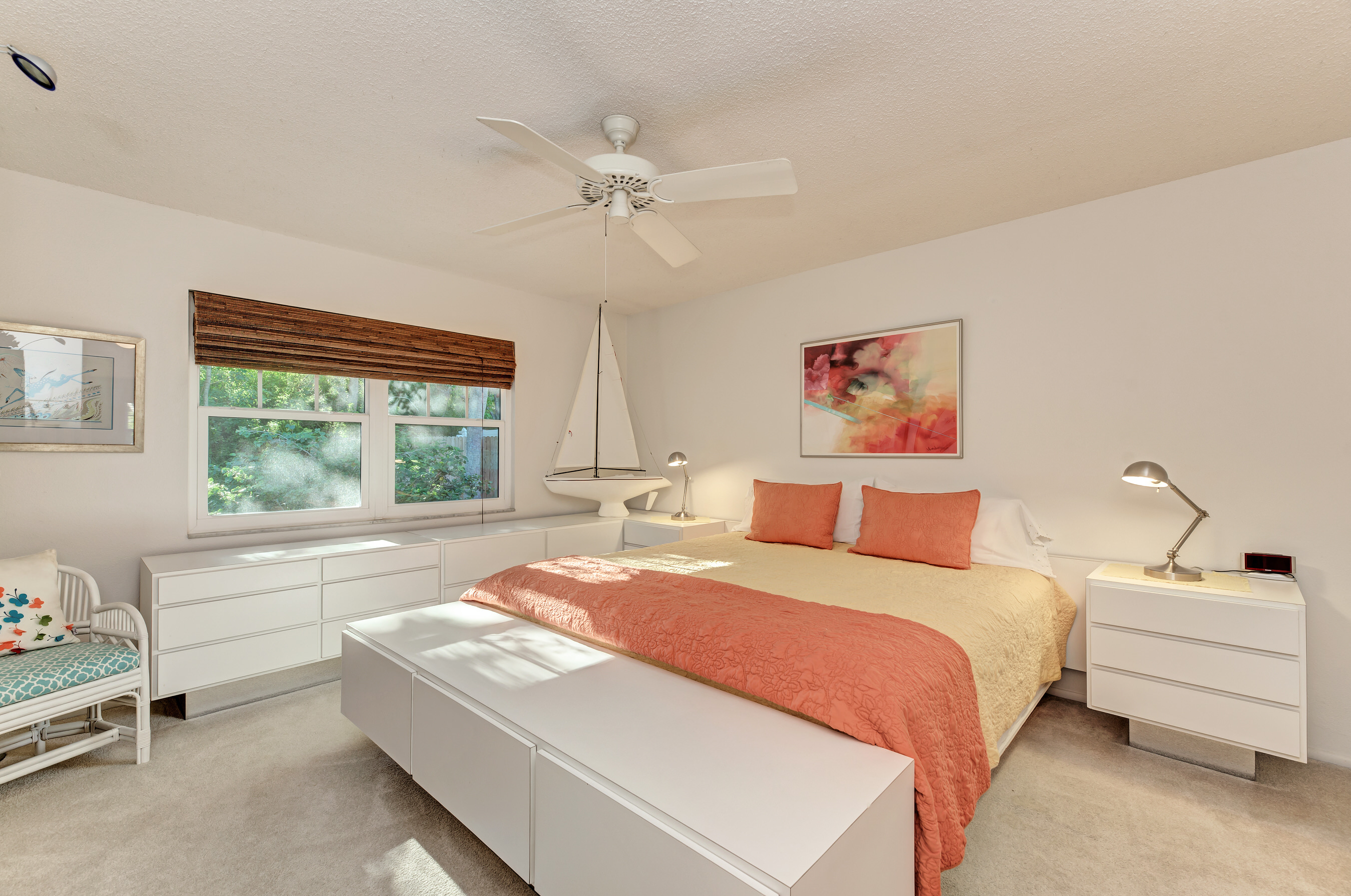 Lovely Vacation Getaway in Longboat Key Walk to Beach