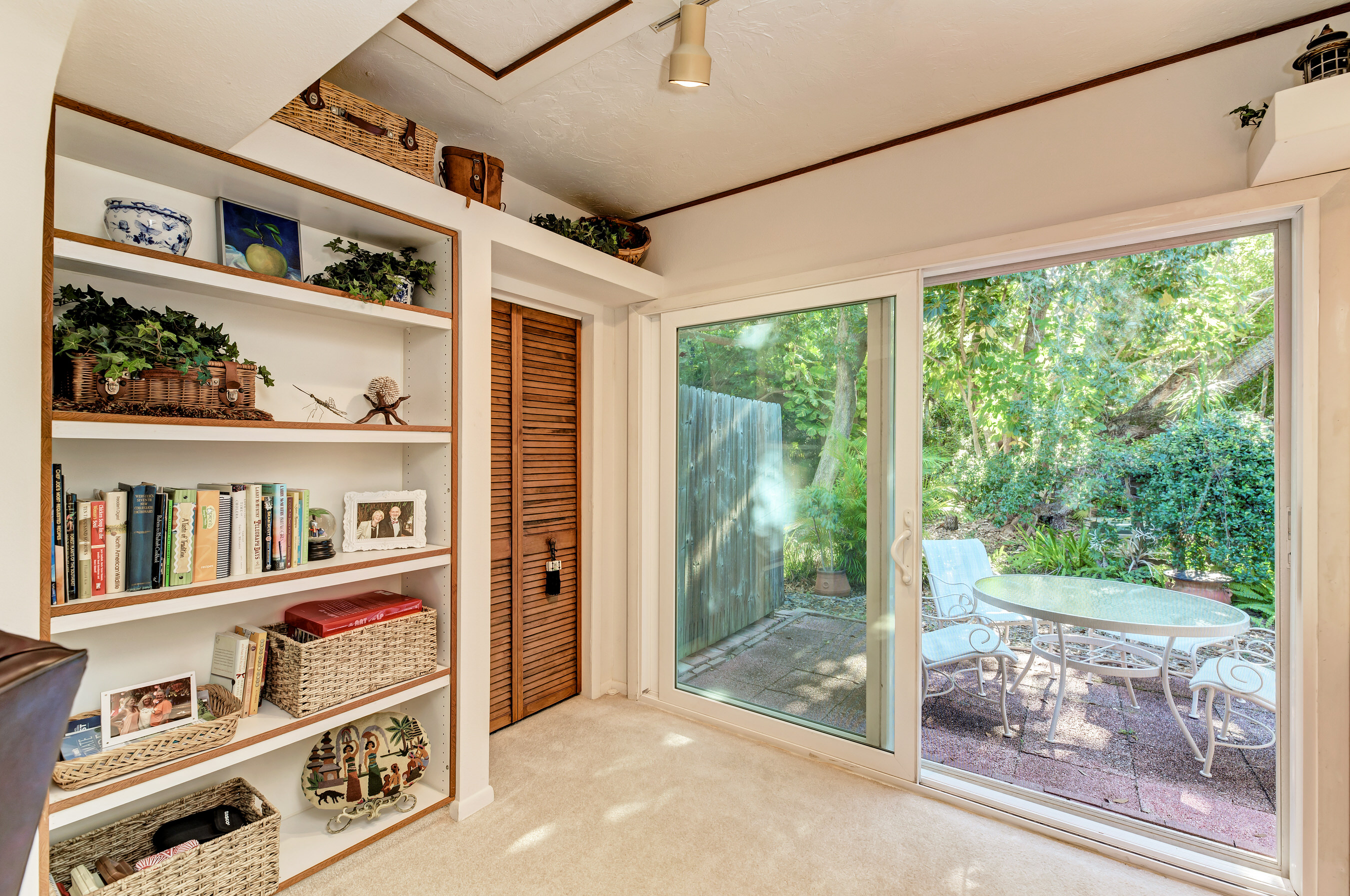 Lovely Vacation Getaway in Longboat Key Walk to Beach