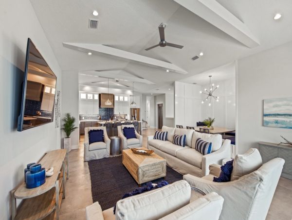 Siesta Key Vacation Home Six Bedroom Walk to Beach 4,000 Sq Ft