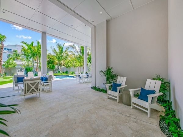 Siesta Key Vacation Home Six Bedroom Walk to Beach 4,000 Sq Ft