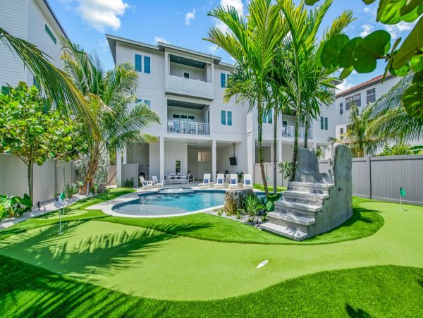Siesta Key Vacation Home Six Bedroom Walk to Beach 4,000 Sq Ft