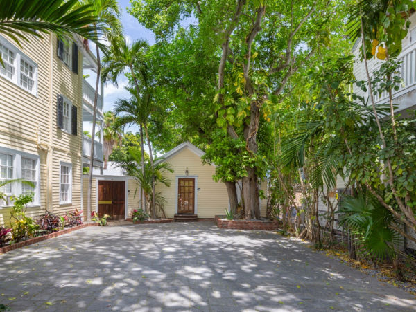 Beautiful 4 Bedroom Pool Villa in Key West