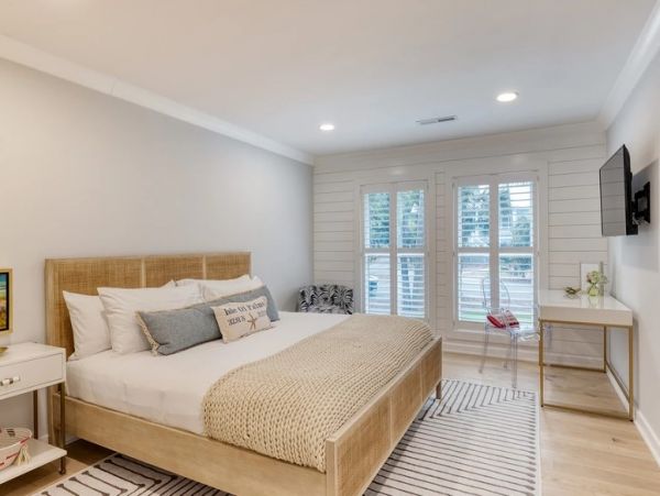 Isle of Palms Vacation Home Four Bedroom Walk to Beach