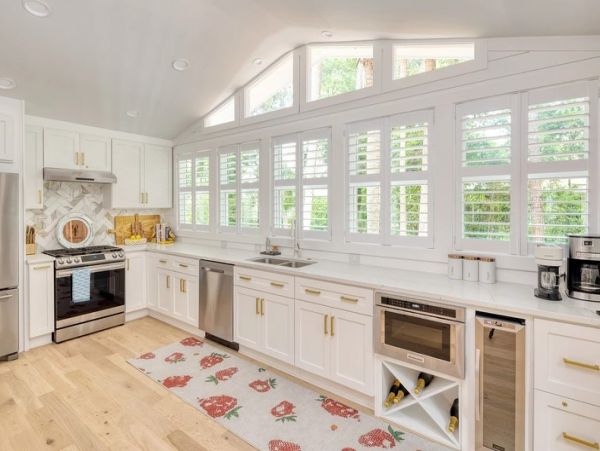 Isle of Palms Vacation Home Four Bedroom Walk to Beach