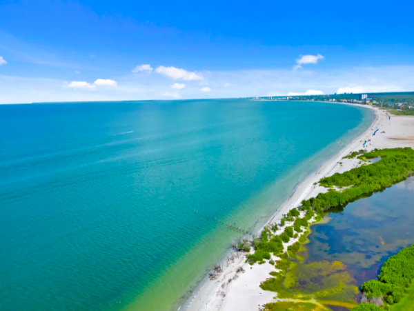 Elegant Condo with Pool Access near Beach