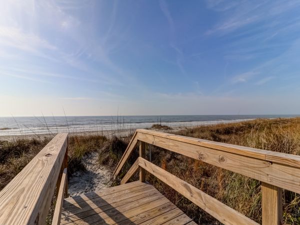 Beachfront Three Bedroom Vacation Rental in The Carolinas