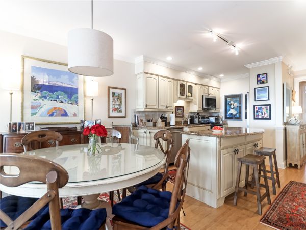 Beachfront Three Bedroom Vacation Rental in The Carolinas
