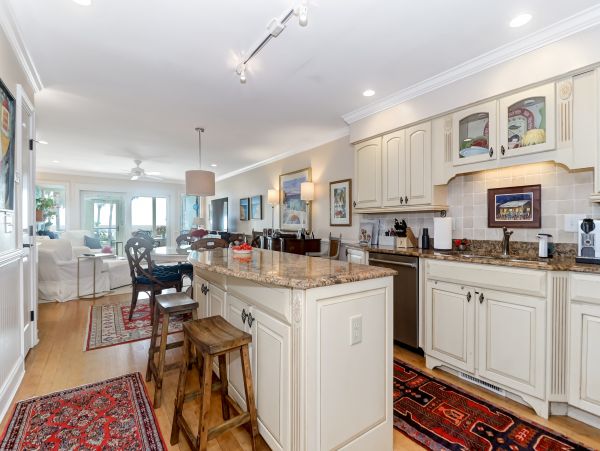 Beachfront Three Bedroom Vacation Rental in The Carolinas