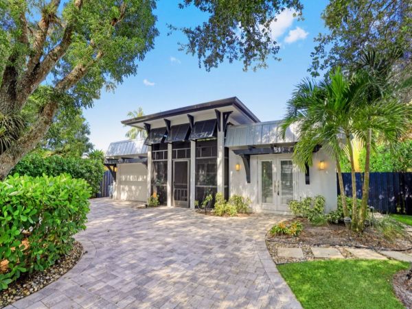 Stunning 3 Bedroom Vacation Rental in Naples