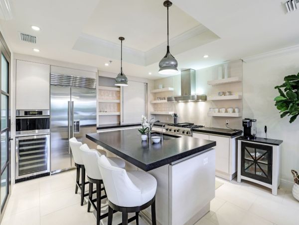 Naples Vacation Rentals - Luxury Old Naples Villa