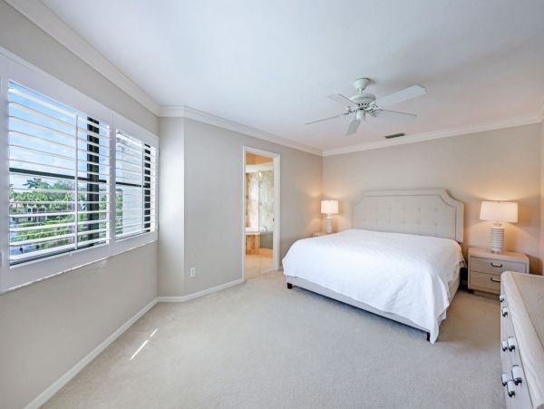 Three Bedroom Vacation Rental Close to the Beach in Naples