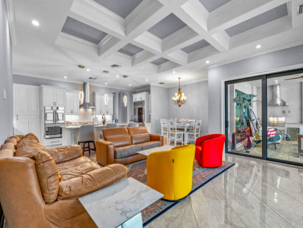 Four bedroomHome directly on the Caloosahatchee River