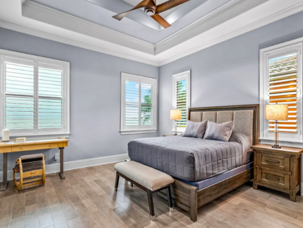Four bedroomHome directly on the Caloosahatchee River