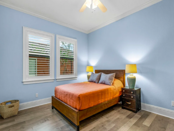 Four bedroomHome directly on the Caloosahatchee River