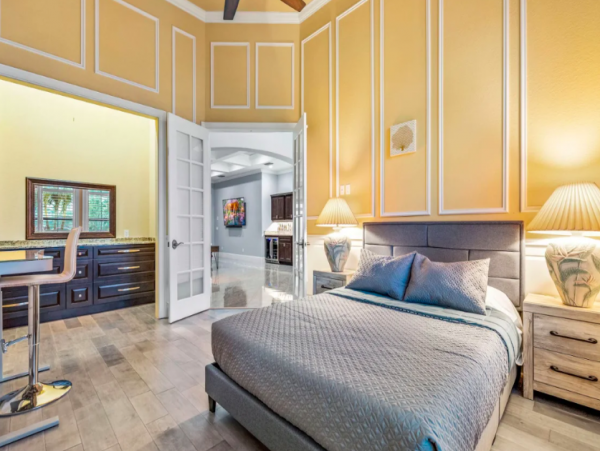 Four bedroomHome directly on the Caloosahatchee River