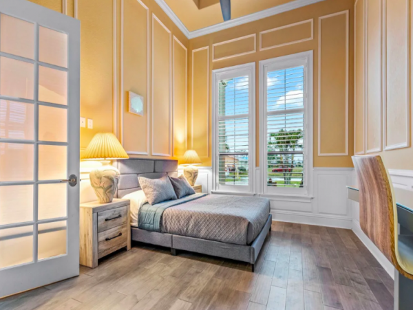 Four bedroomHome directly on the Caloosahatchee River