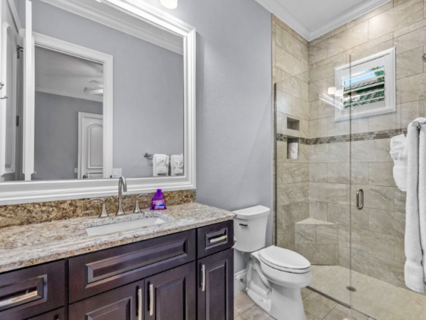 Four bedroomHome directly on the Caloosahatchee River