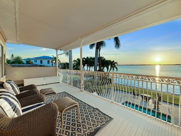 River Front Four Bedroom Home With Private Pool