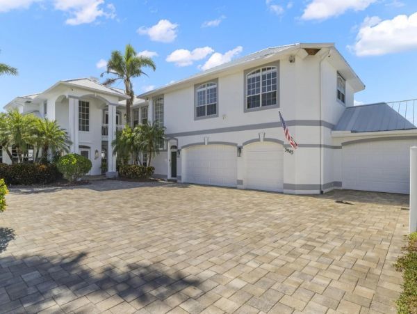 River Front Four Bedroom Home With Private Pool