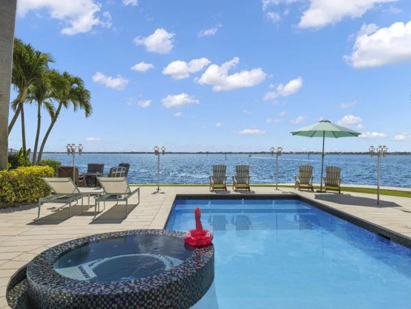 River Front Four Bedroom Home With Private Pool