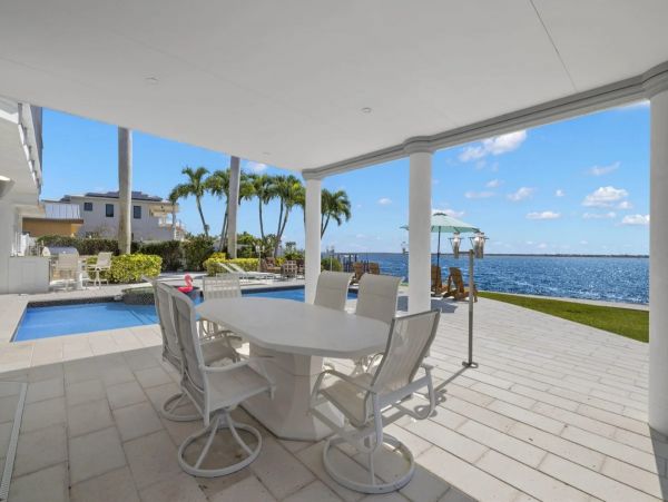 River Front Four Bedroom Home With Private Pool