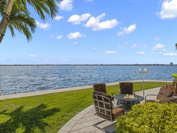 River Front Four Bedroom Home With Private Pool