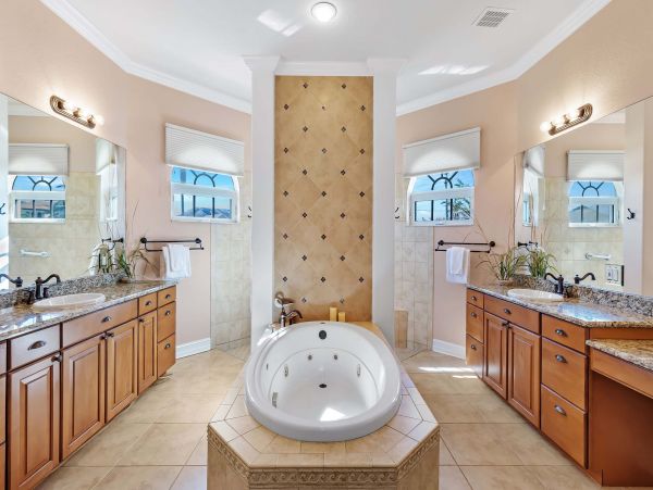 Cape Coral Home 1052550