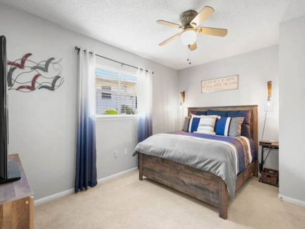 Nice looking condo a block from beach with Resort View
