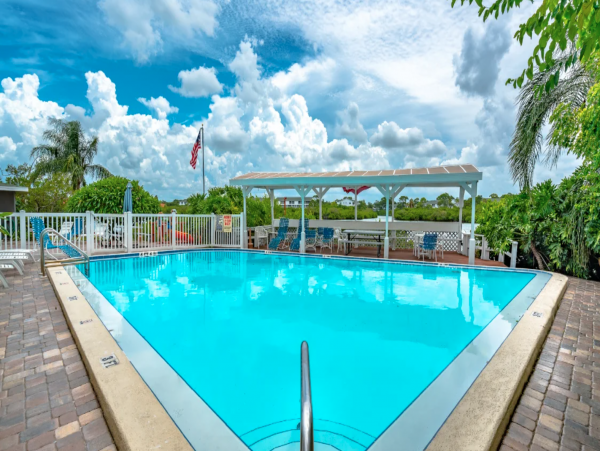 Nice looking condo a block from beach with Resort View