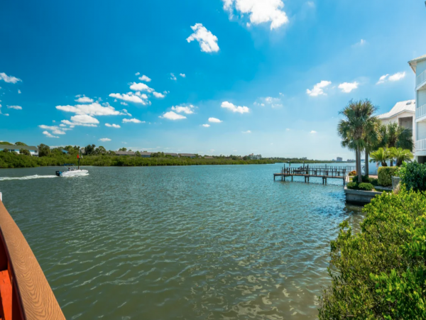 Nice looking condo a block from beach with Resort View