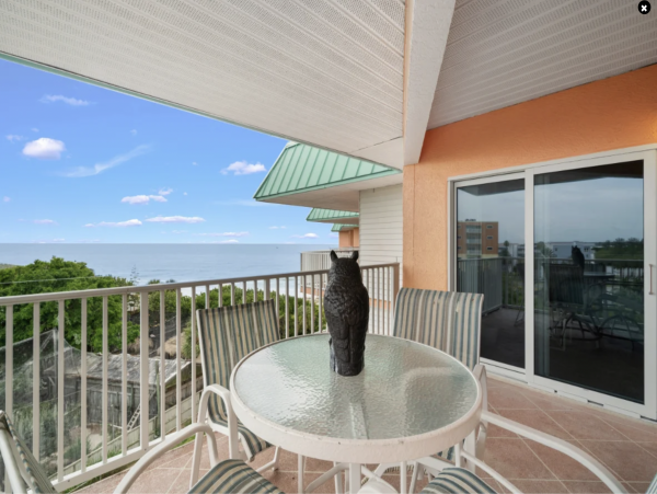 Spacious and Lovely Beachfront Condo