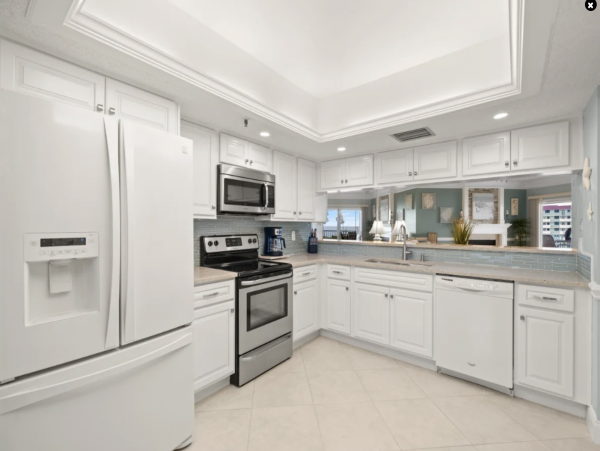 Spacious and Lovely Beachfront Condo