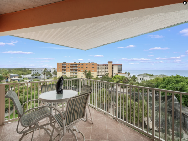 Spacious and Lovely Beachfront Condo