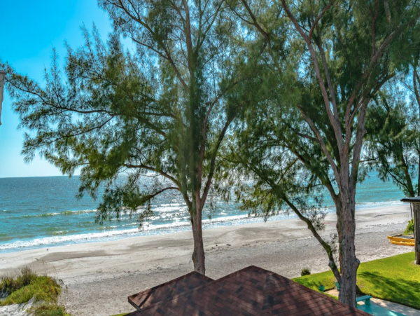 Beachside retreat in low key area